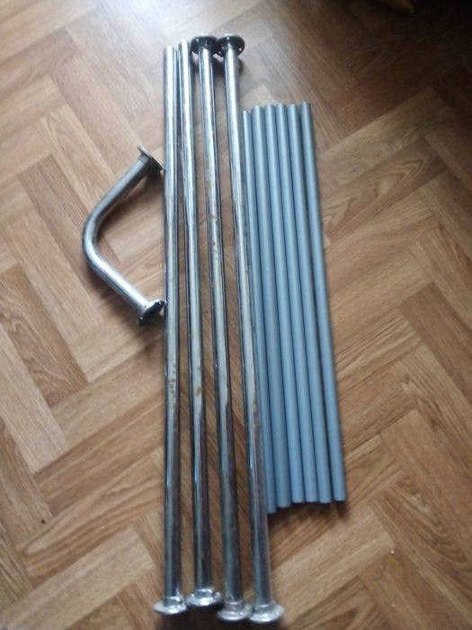 Продаю  стойки, трос для прочистки, заглушки для карниза