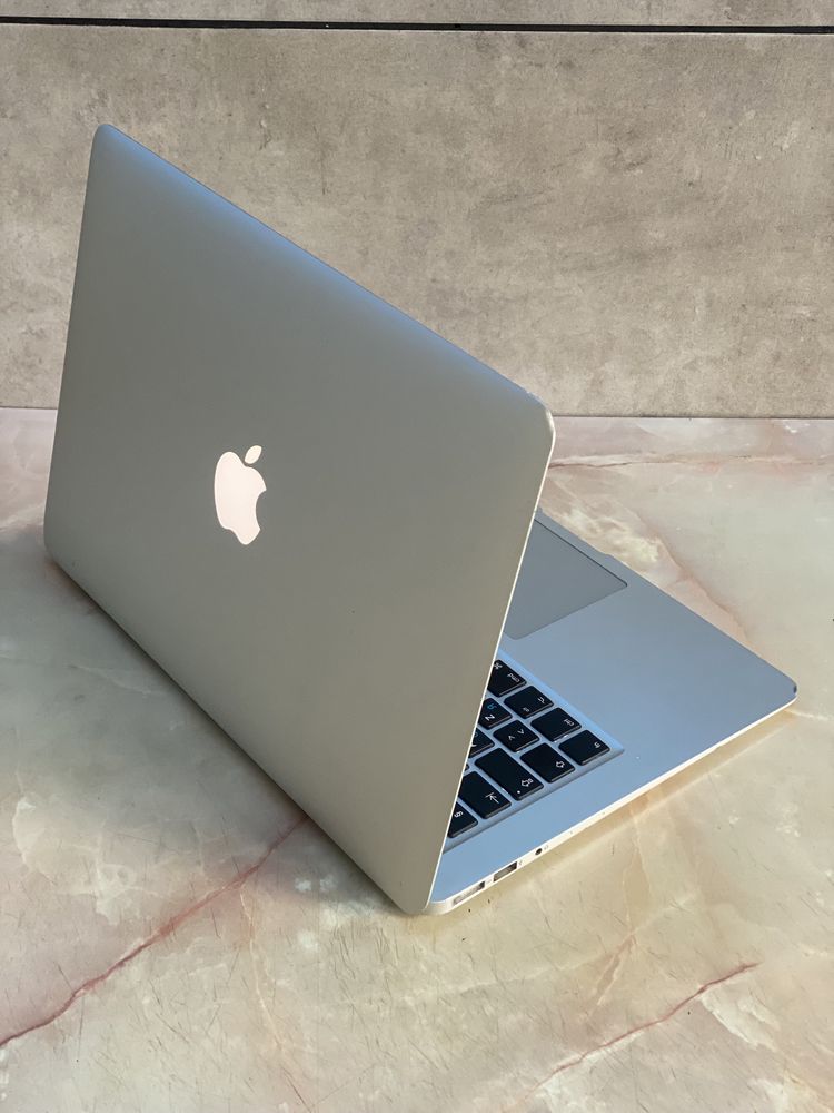 MacBook Air 2014 год