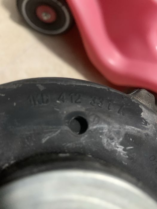 Опора volkswagen 1k0412331A