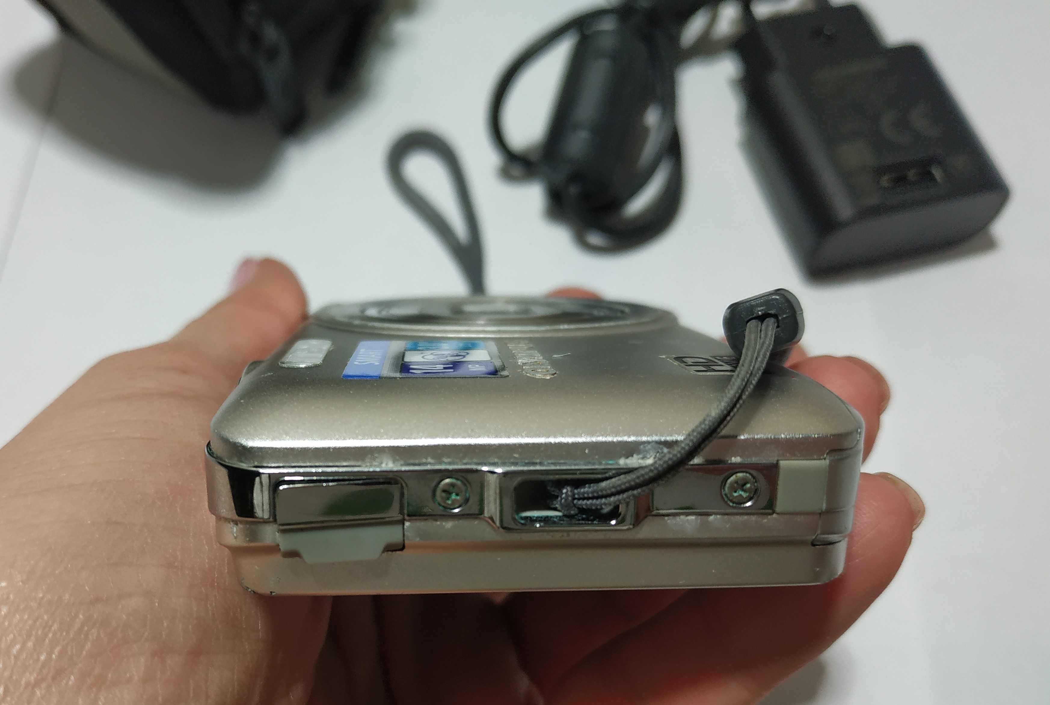 Цифровая фотокамера Olympus D-715 Silver