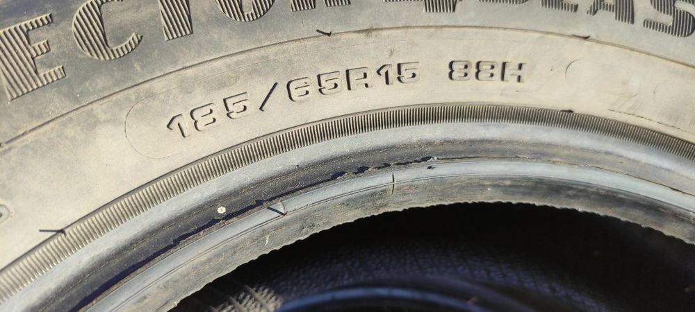 Opony zimowe z 2017r 5mm 185/65/15 Goodyear 8N6