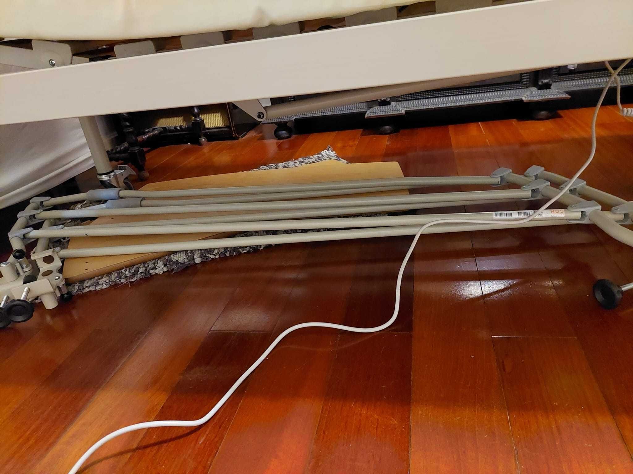Cama articulada com colchão anti-escaras