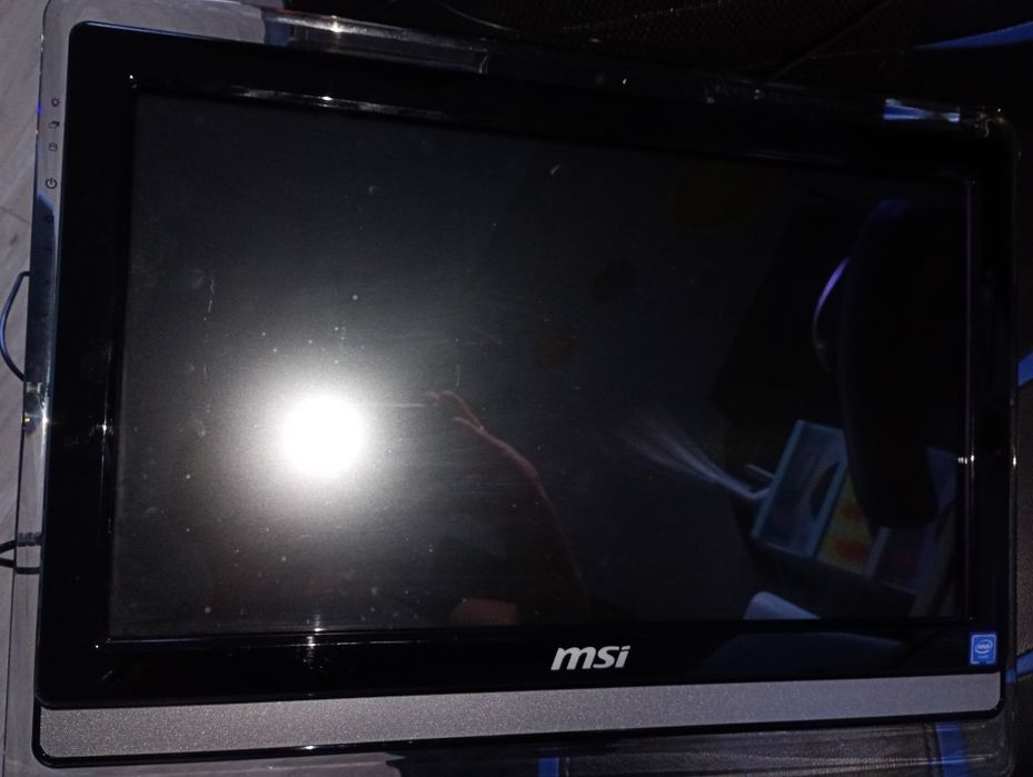 Komputer w monitorze MSI