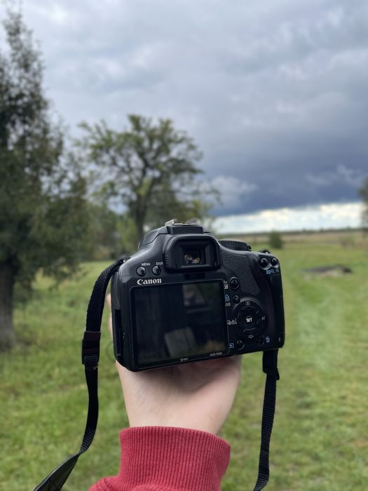 Продам фотоапарат Canon EOS 450D
