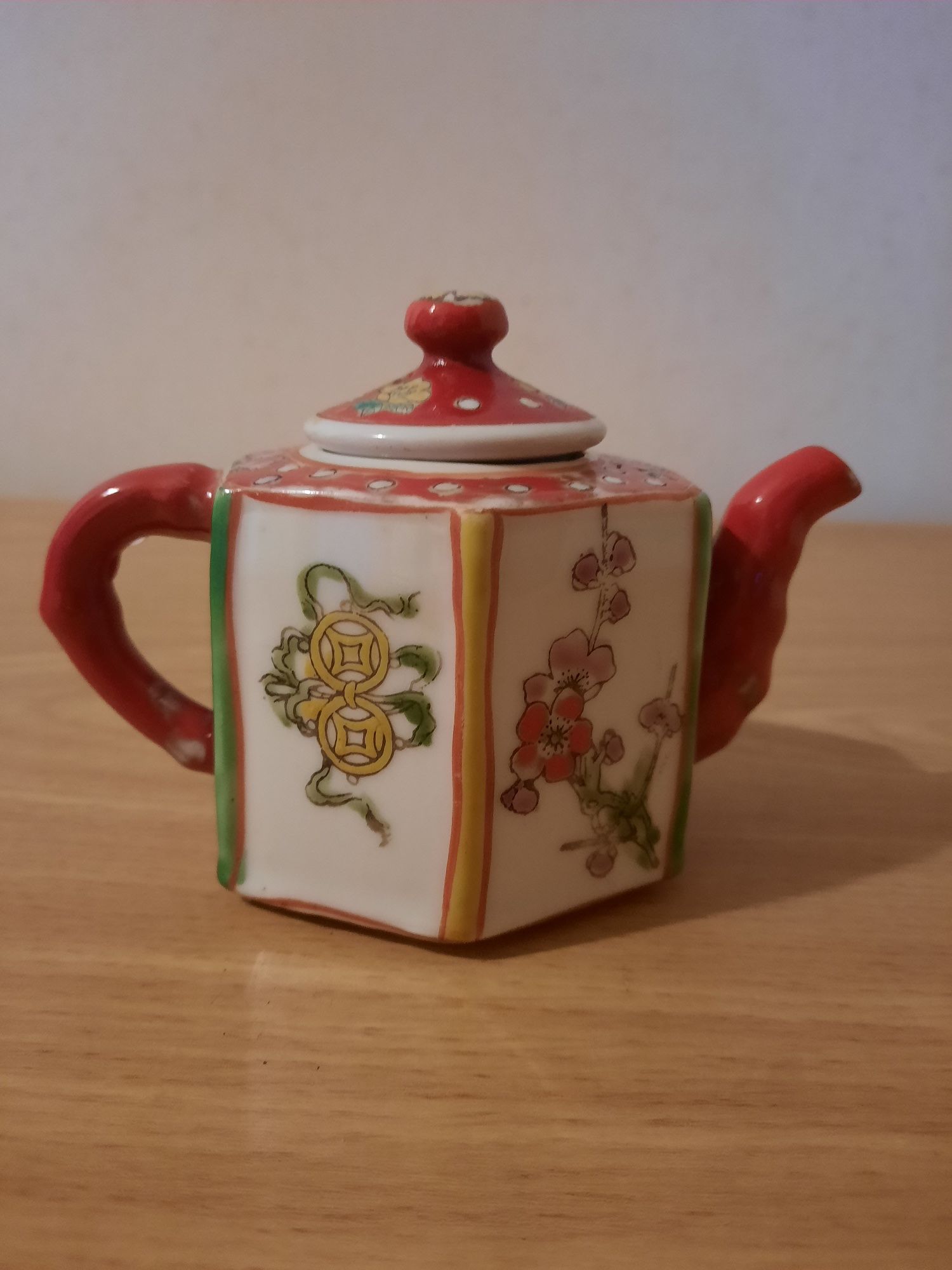 Bule decorativo em porcelana Chinesa