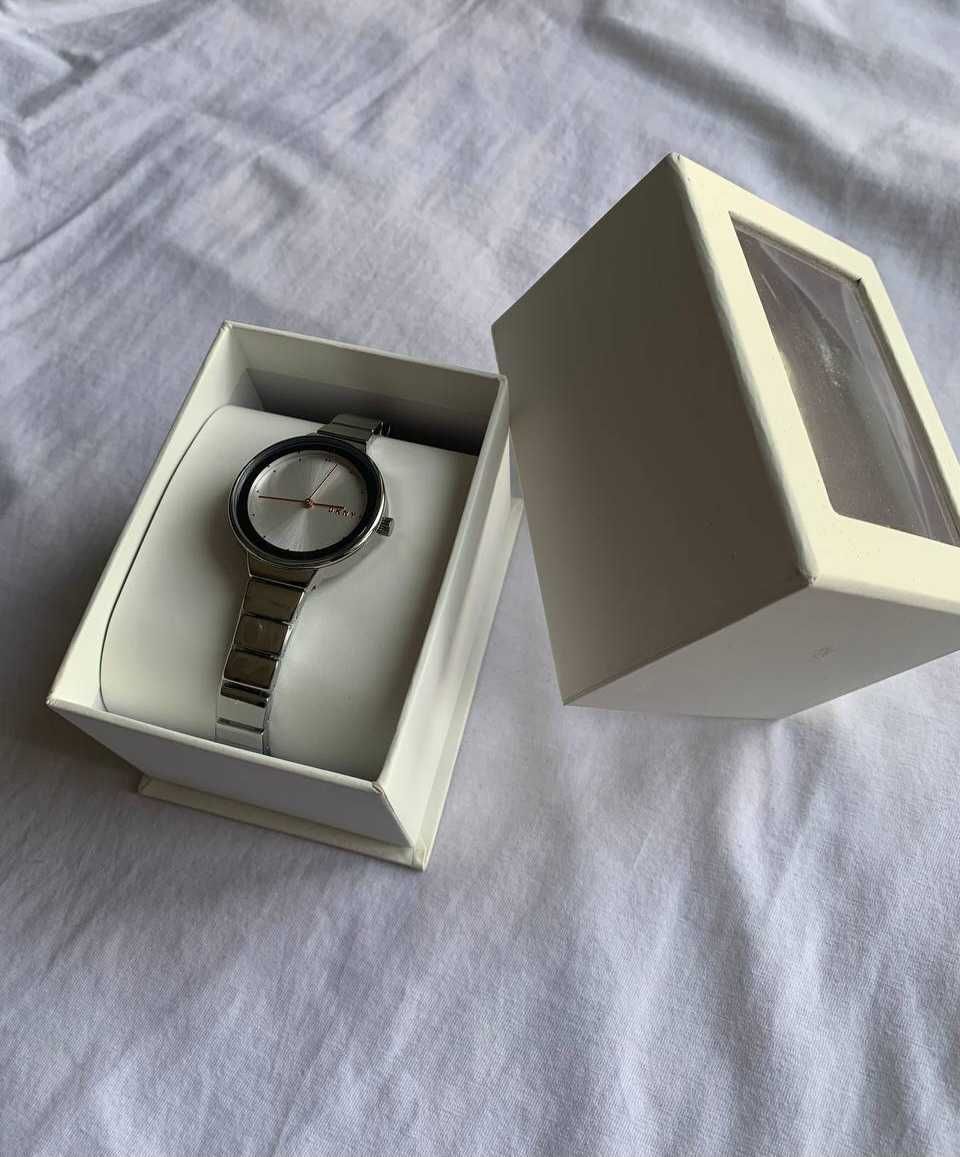 жіночий срібний годинник DKNY ny2694
