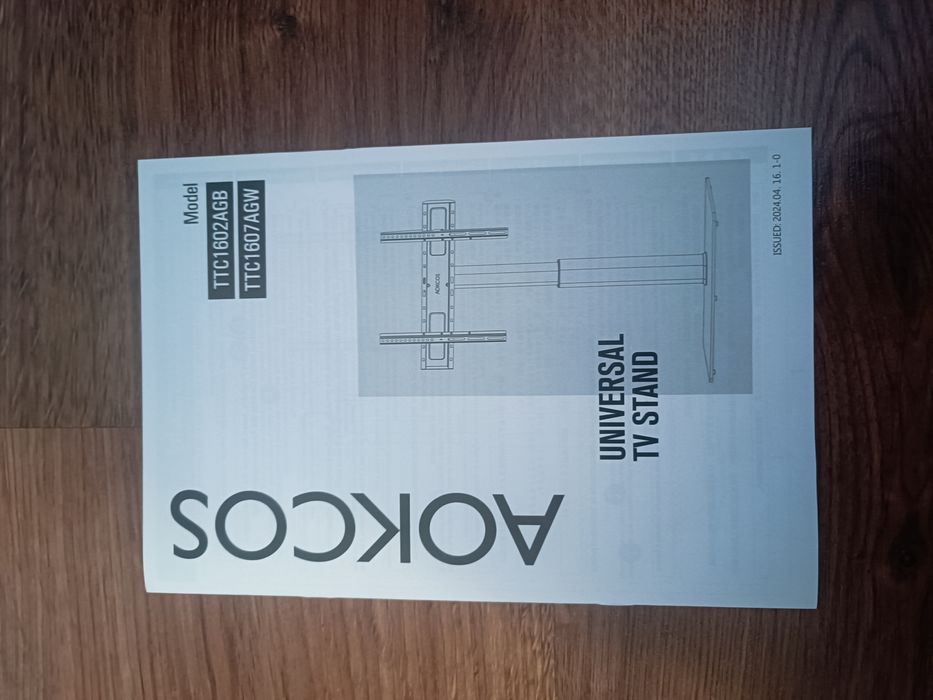 Потужна універсальна стійка для телевізора