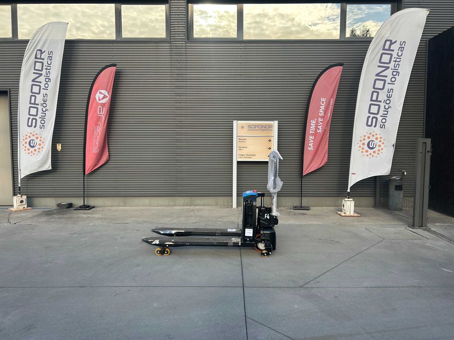 Porta Paletes Elétrico NOVO EP F4 com 2 rodas estabilizadoras