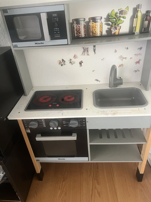 Cozinha completa para criança em madeira