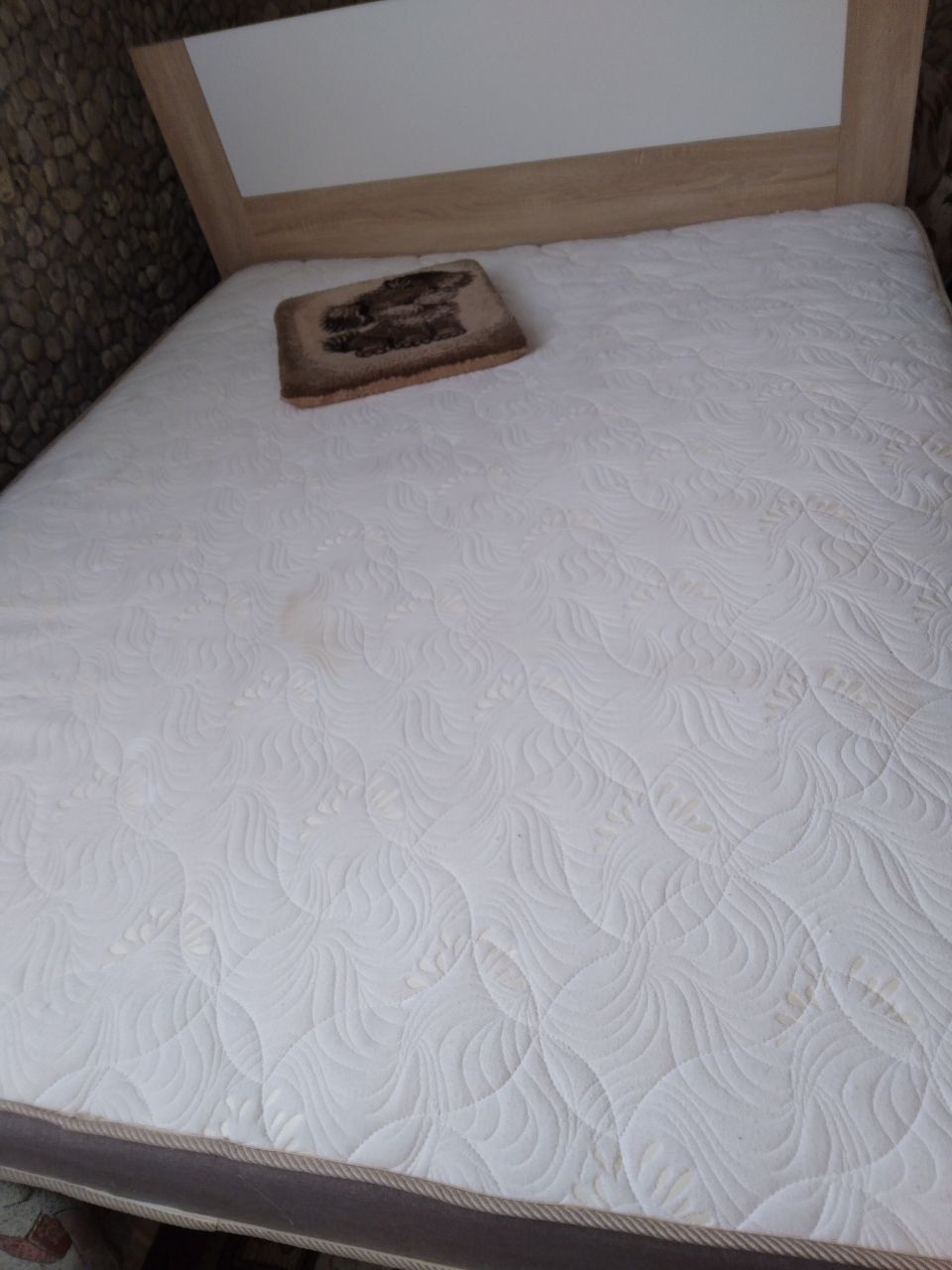 Продам двуспальную кровать