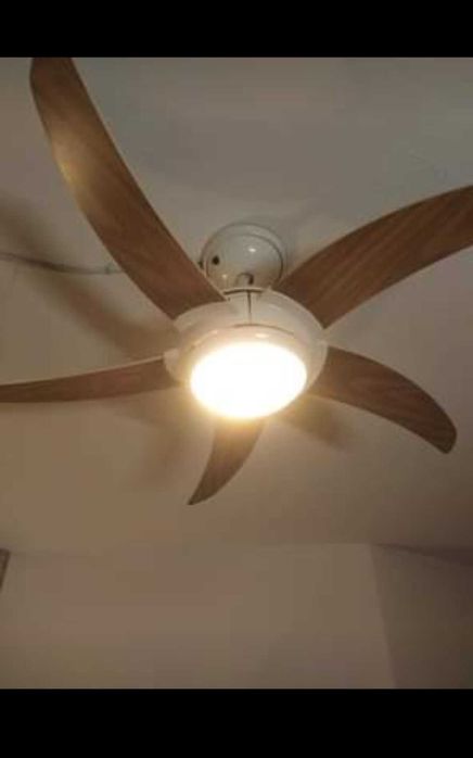 oswietlenie z wiatrakiem na pilot