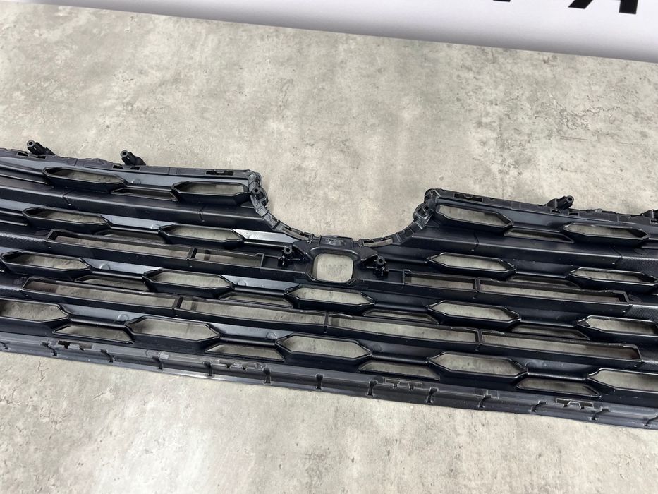 Решітка радіатора - TOYOTA RAV 4 ( XA50 ) 53112-42150