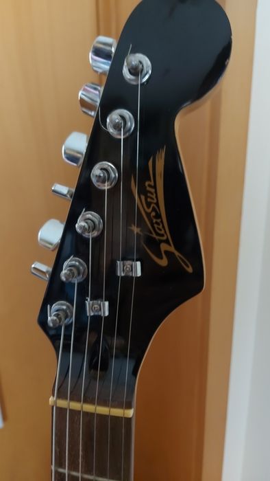 Guitarra Elétrica StarSun + Amplificador Stagg + Saco