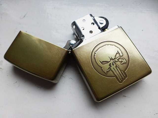 Zapalniczlka Mosiężna Zippo Benzynowa The Punisher Custom Marvel