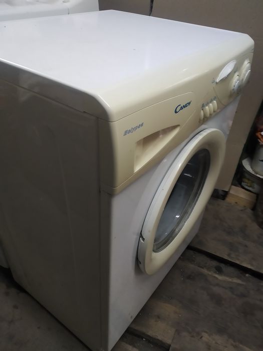 Продам пральну машину cande б/в.