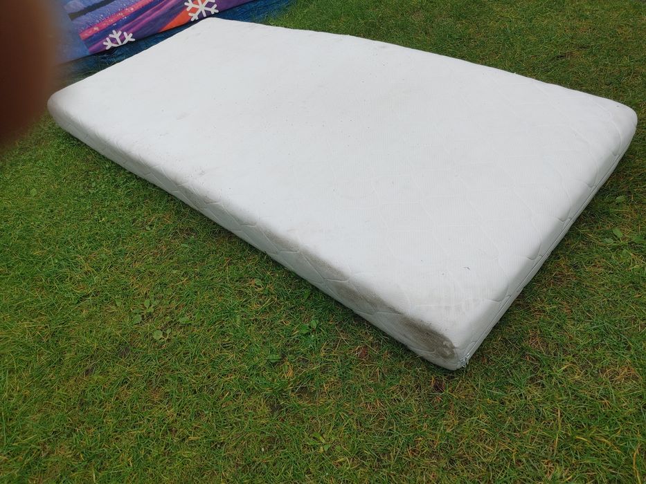 Sprzedam materac 90 x 200 cm