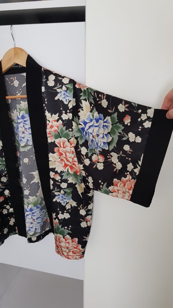 Aksamitne kimono