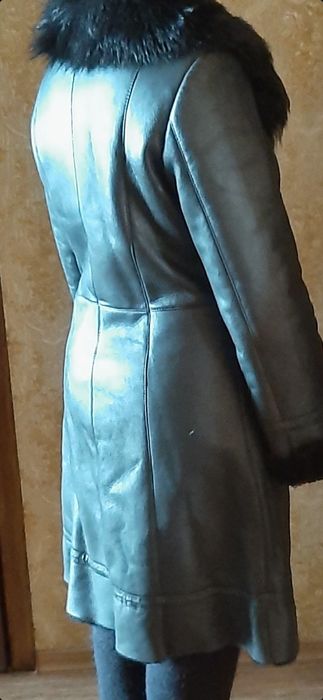 Продам натуральную дублёнку с капюшоном