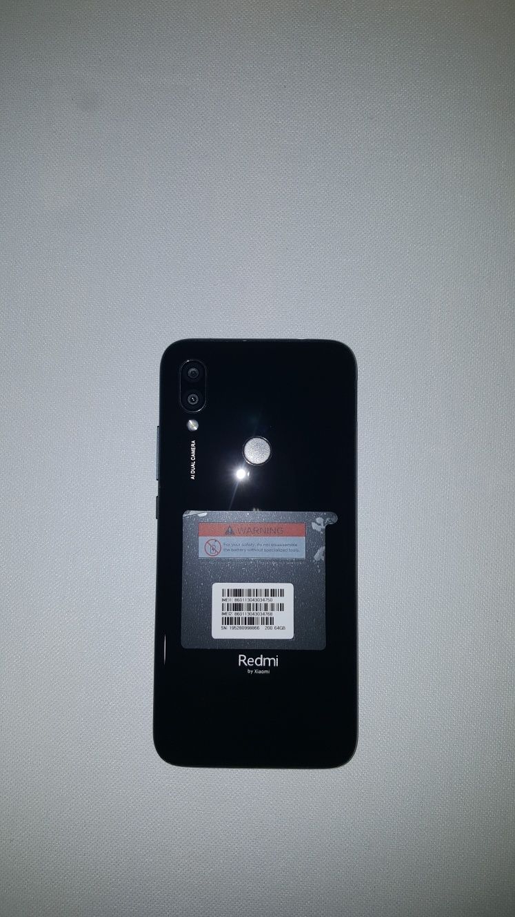 Redmi 7 4/64 GB.