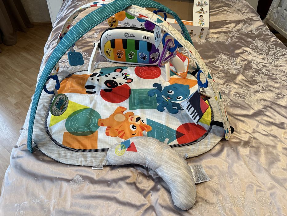 Розвиваючий килимок Babу Einstein Discovery