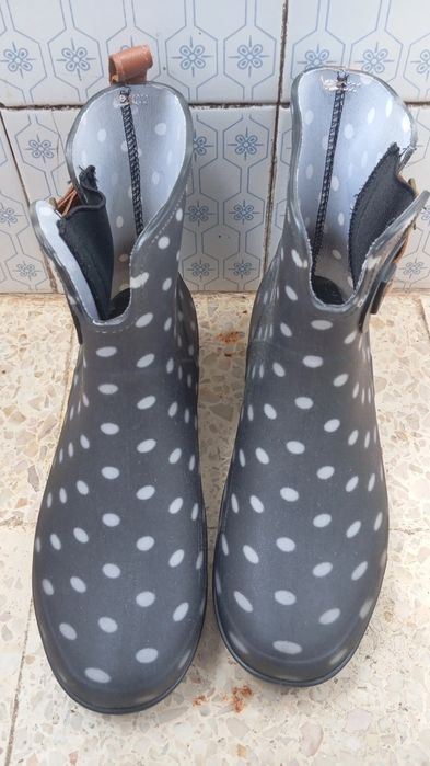 Botas de mulher tamanho 38 pequeno novas usadas 1x