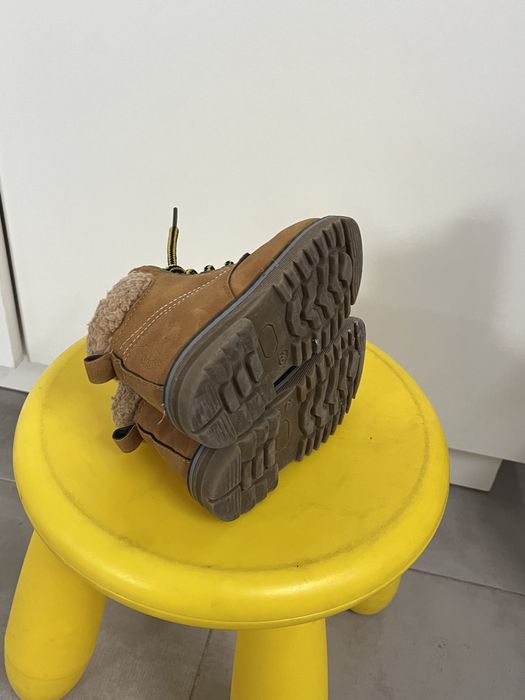 Sapatos / botas tamanho 26