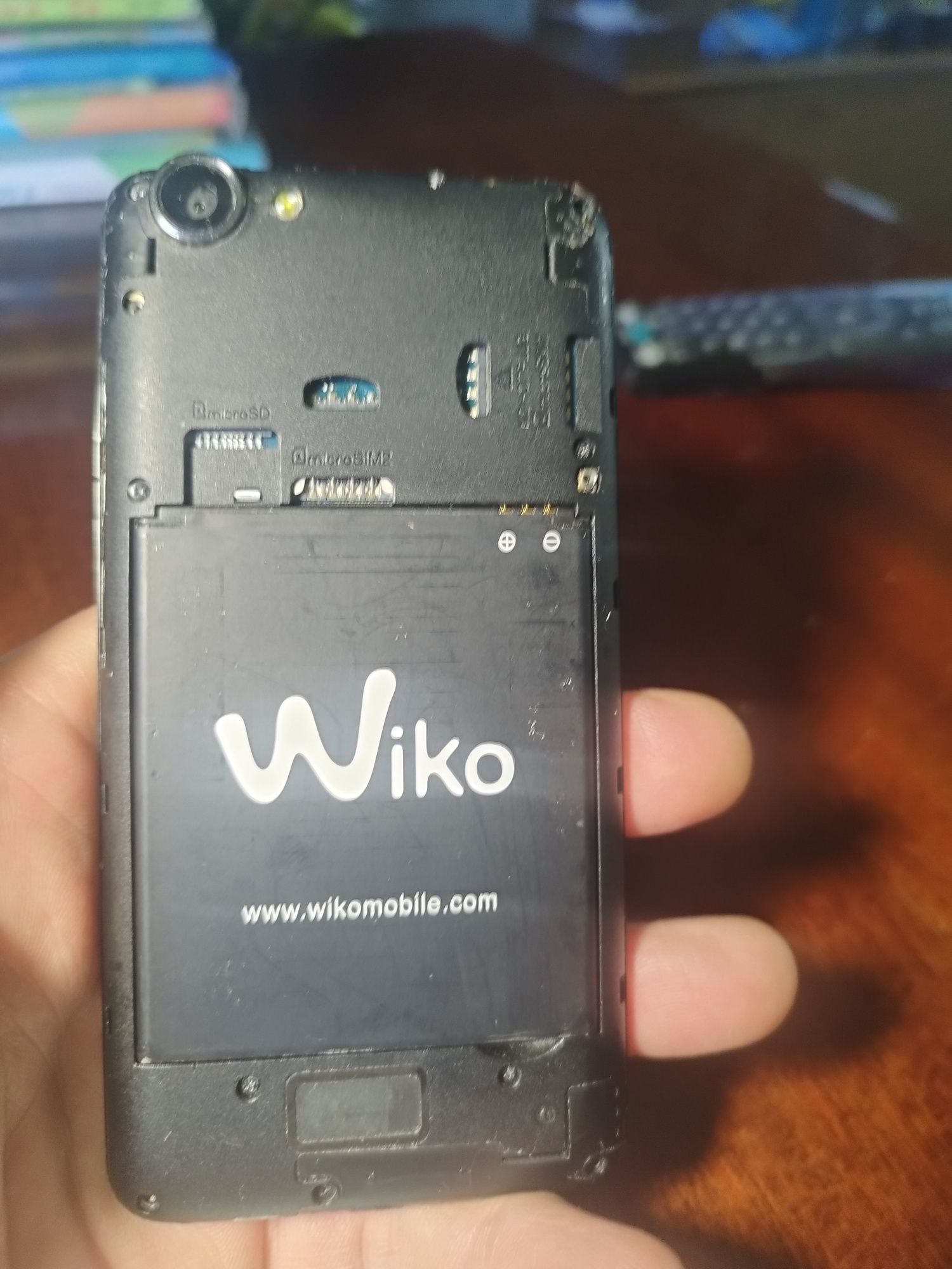 Продам смартфон Wiko на запчасти