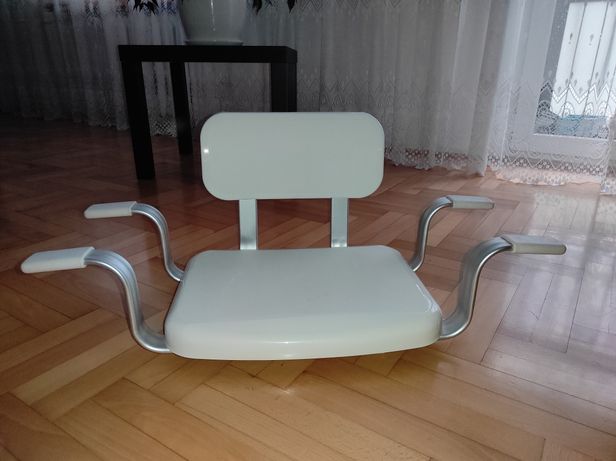 Krzesło nakładane na wannę
