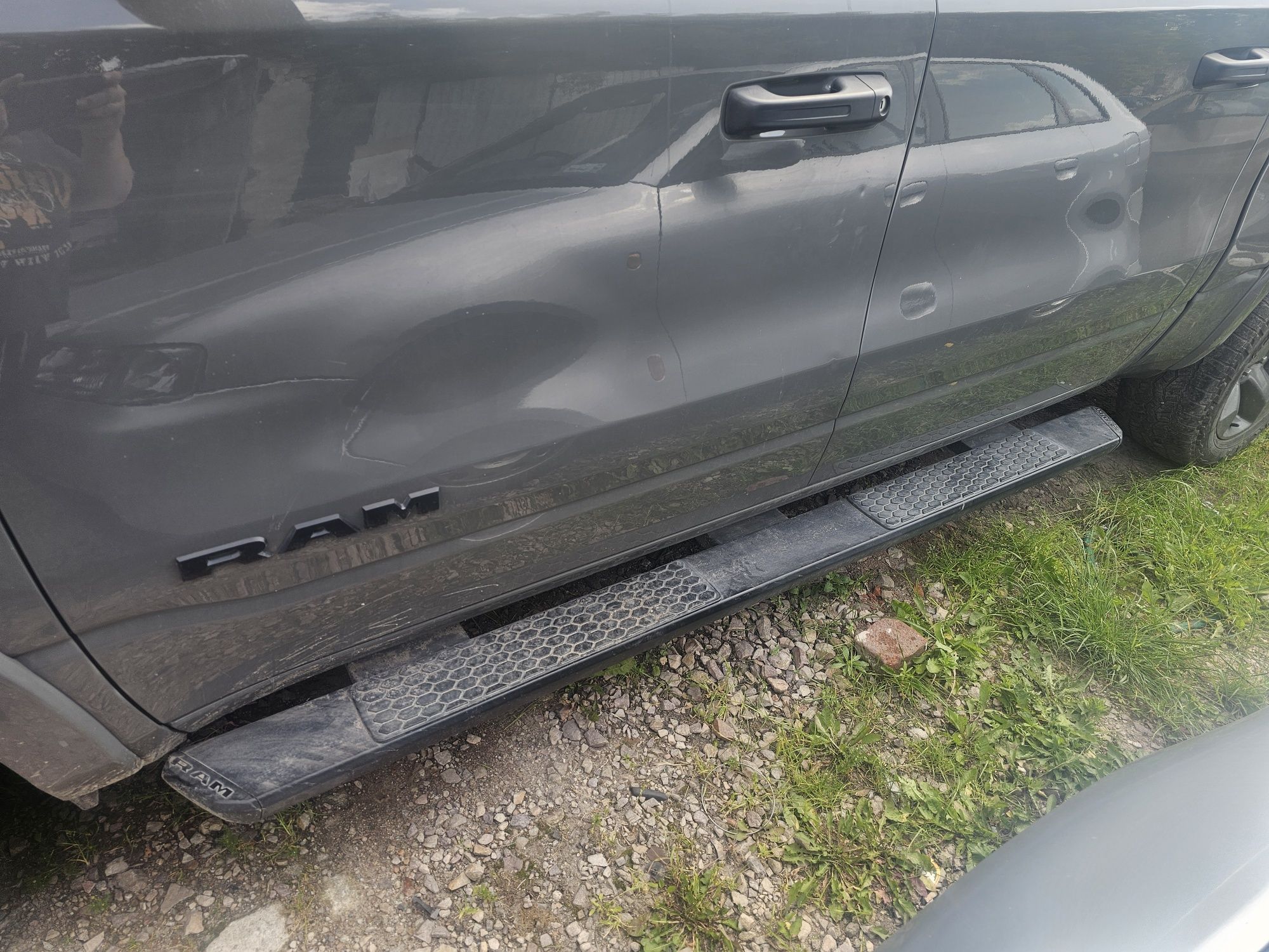 Stopień próg ram 1500 crew cab