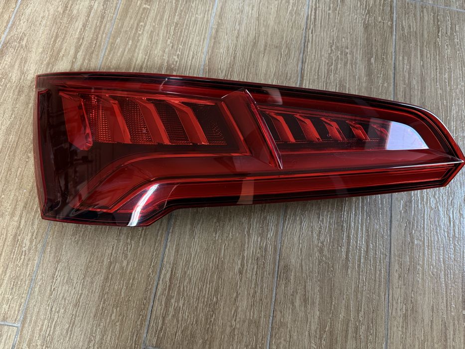 Задние фонари Audi Q5 FY 80A