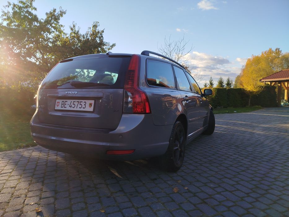 Volvo V50 2,4 Szwajcaria szary na czasie