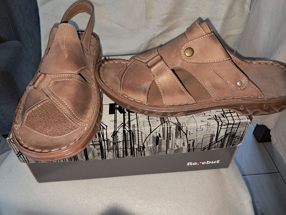 Klapki lub sandały skóra 41