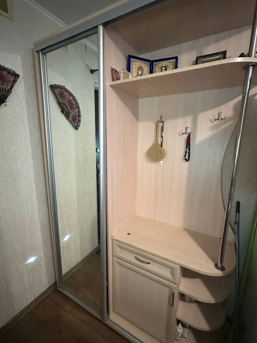 Продам шкаф в хорошем состоянии.