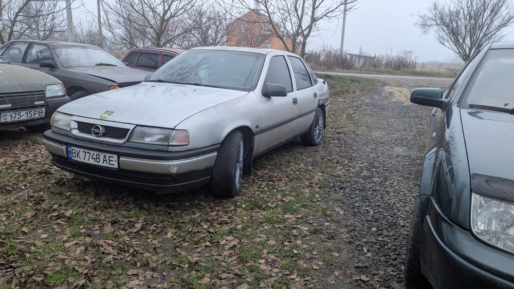 Продам Опель Вектра А мотор с16нз газ бензин все працює з переоформлен