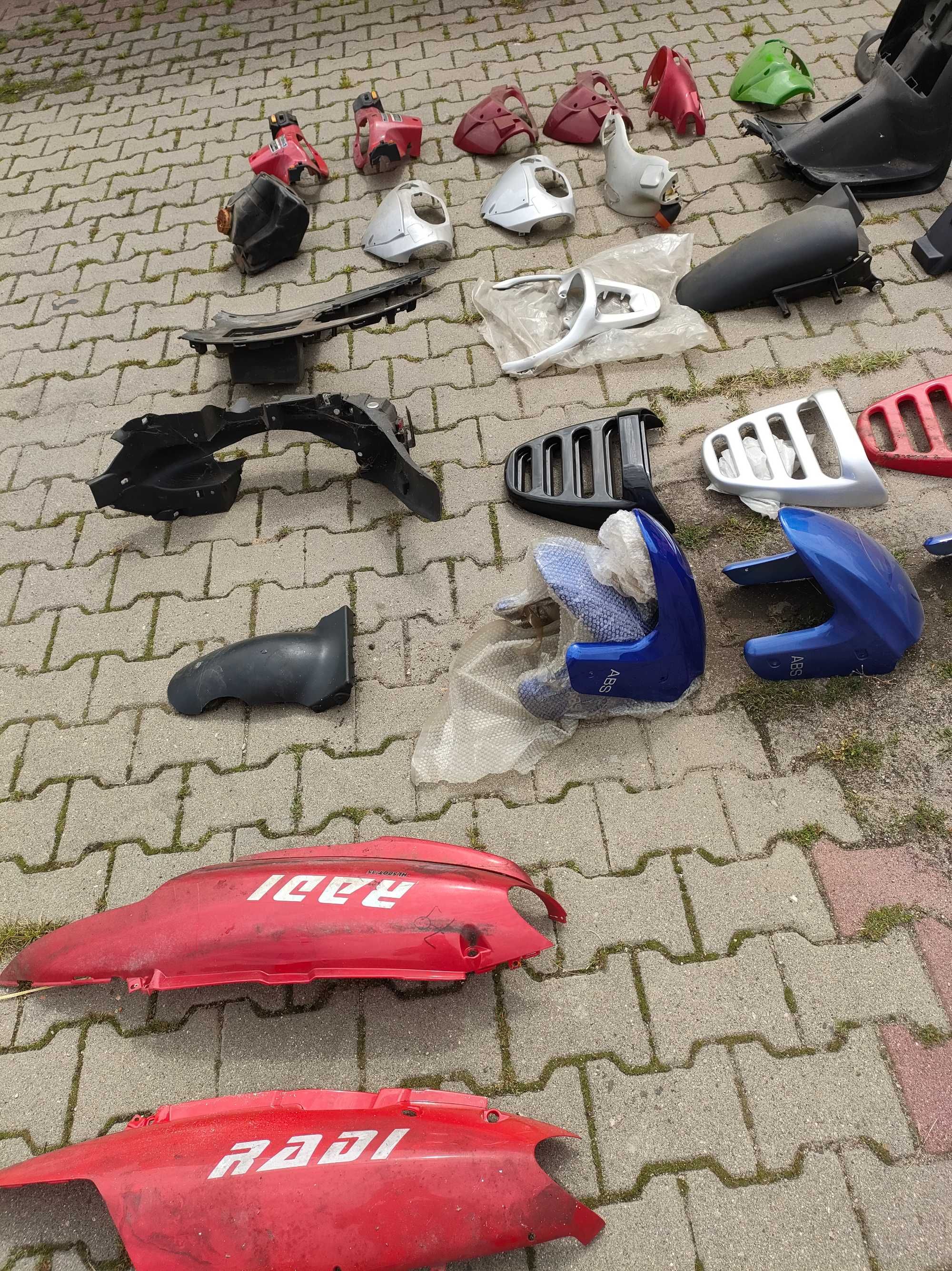 Plastiki do skuterów
