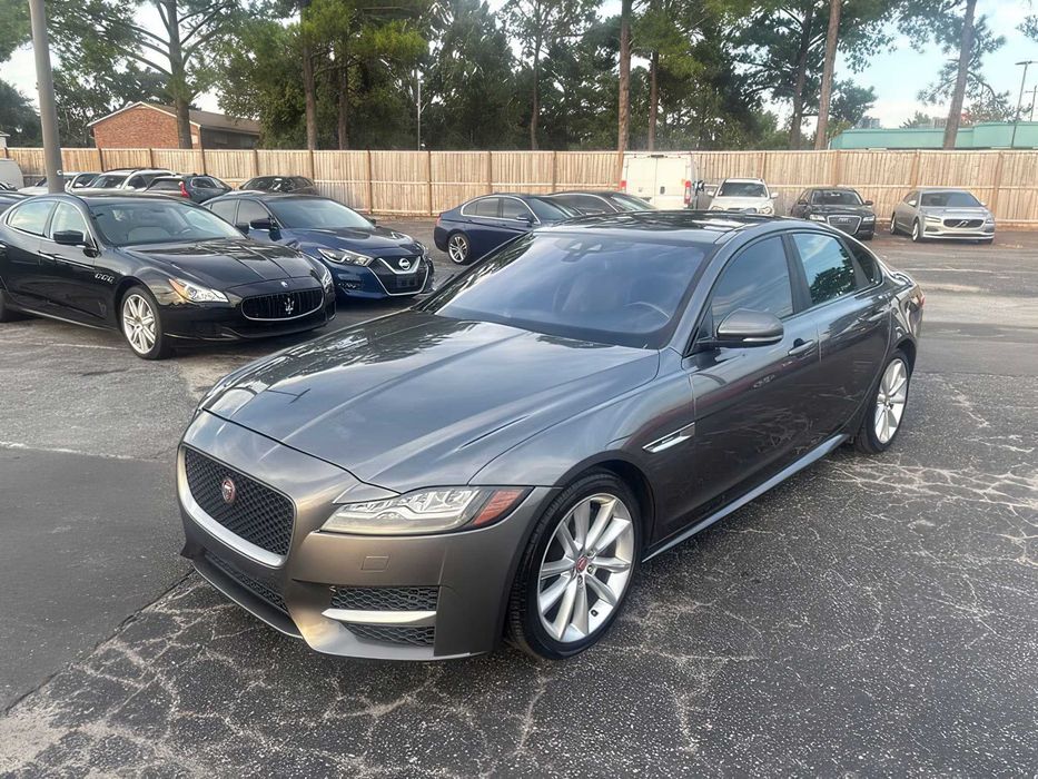 Jaguar XF      2016