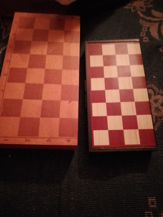 Шахматы магнитные 3 в 1,шашки,домино