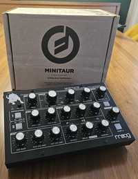 Moog Minitaur Synth com decksaver