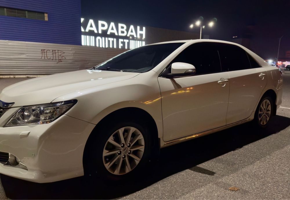 Toyota Camry 2011 рік