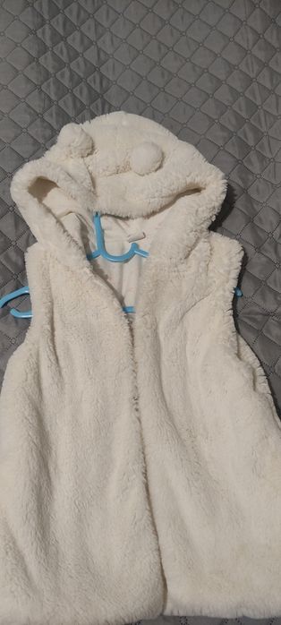 Bezrękawnik z kapturem