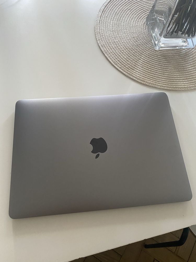MacBook Air M1 – 8GB RAM / 512GB SSD – Excelente Estado