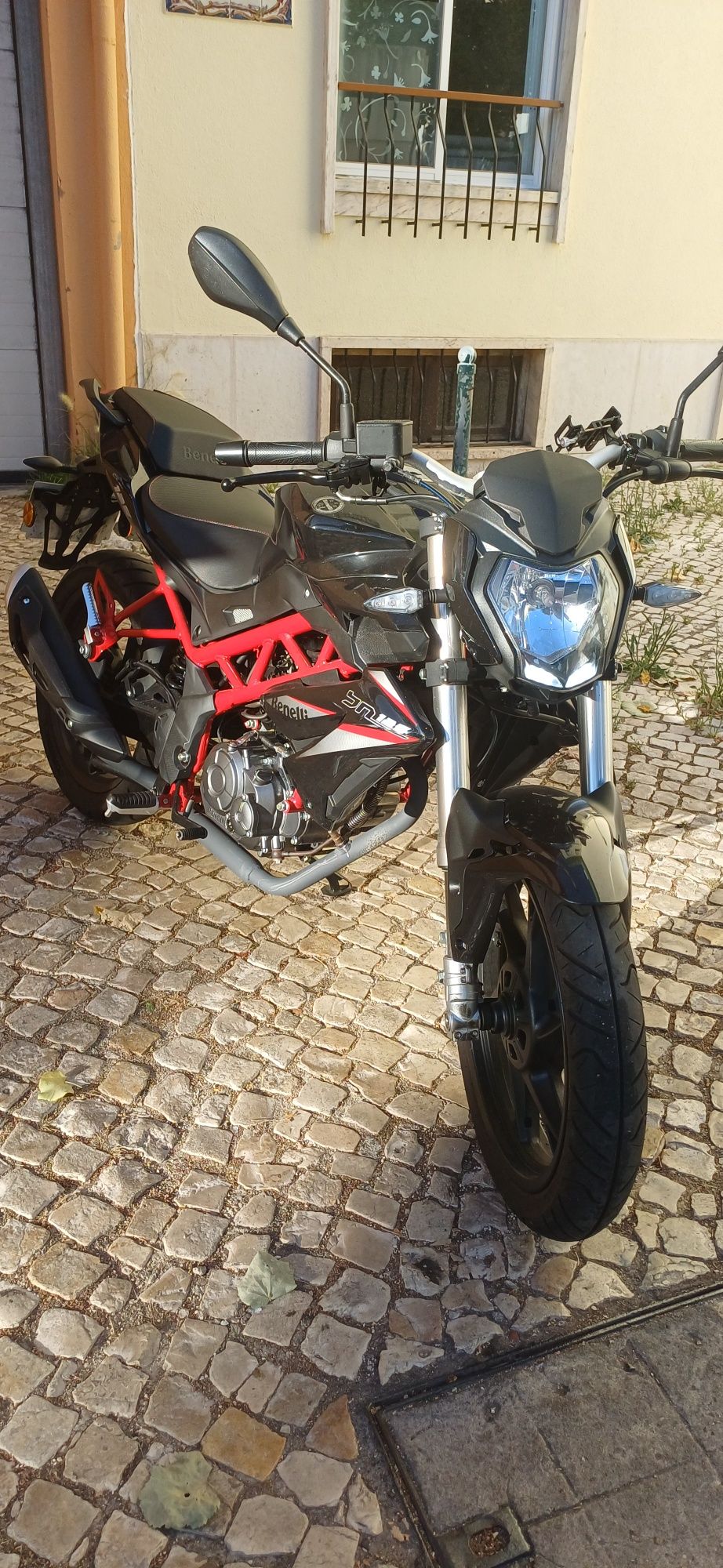 Mota Benelli BN125
