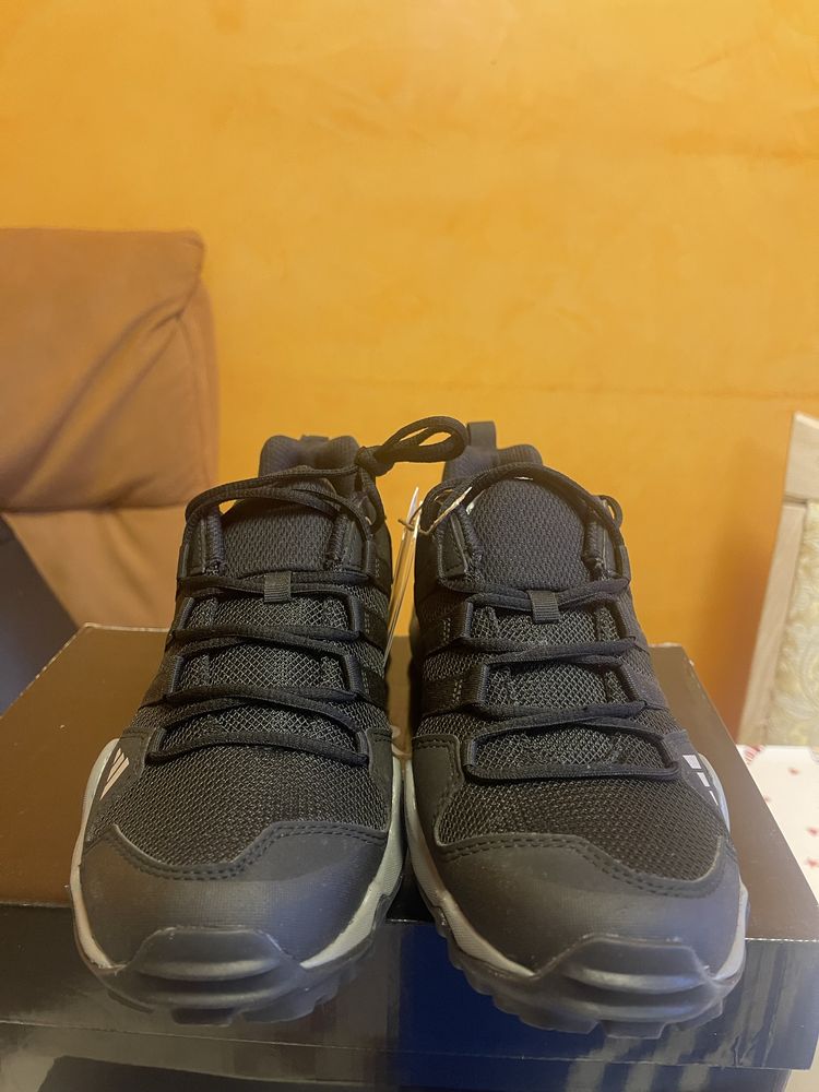 Продам кросівки Adidas нові, оригінальні