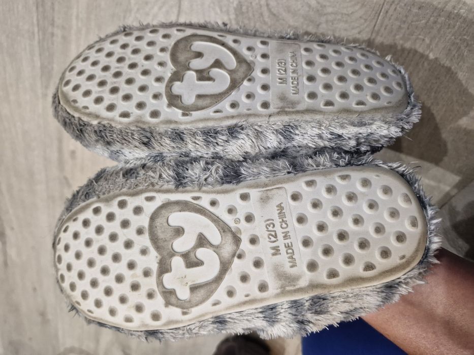 Kapcie ciepłe grube milutkie kotki "ty" r. 30-33