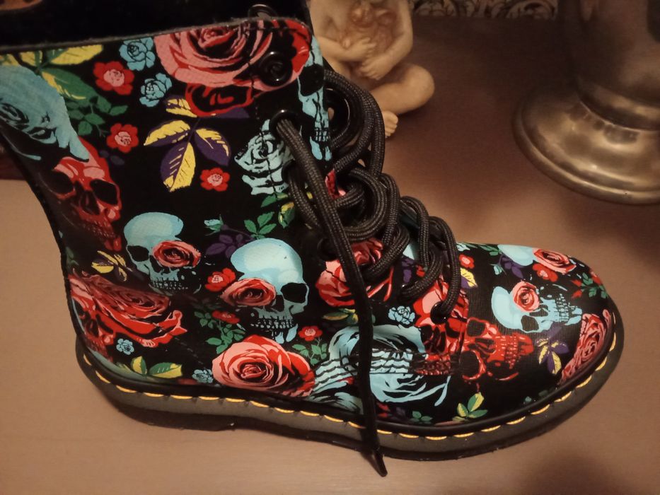 Botas Dr.Martens Senhora nunca usadas completamente NOVAS, número 37