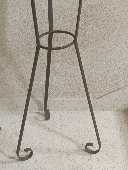 Suportes para vasos em ferro forjado