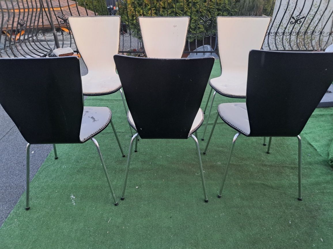 Krzesła tapicerowane plastik metal.