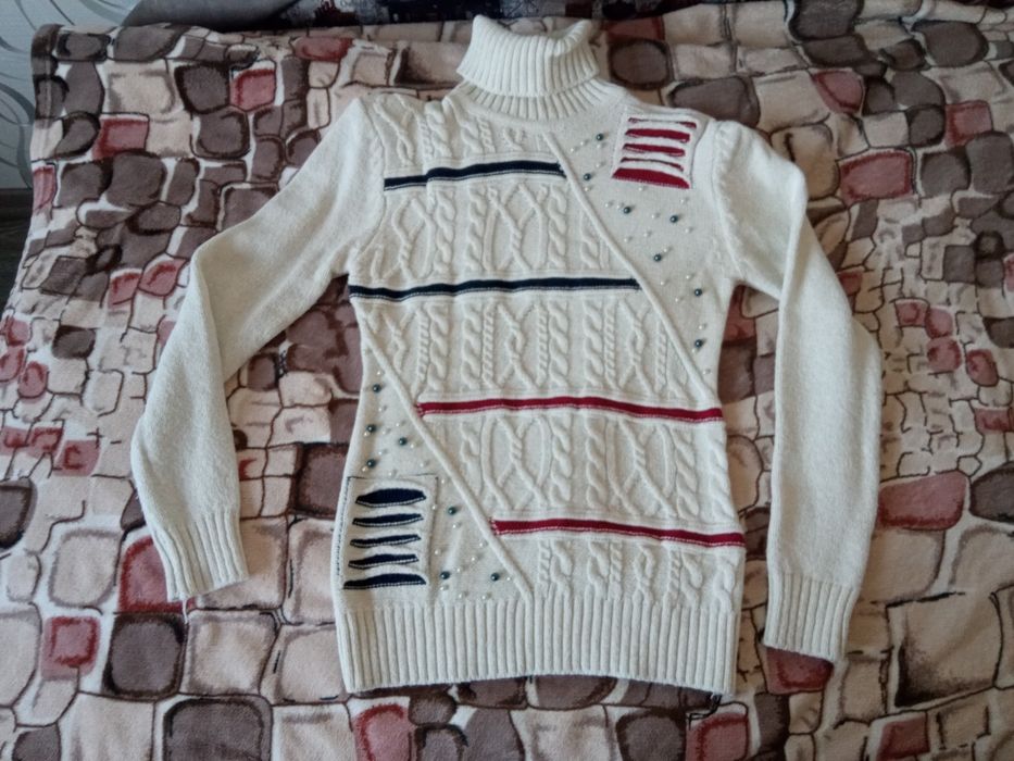 Продам женский свитер 44-48 размер