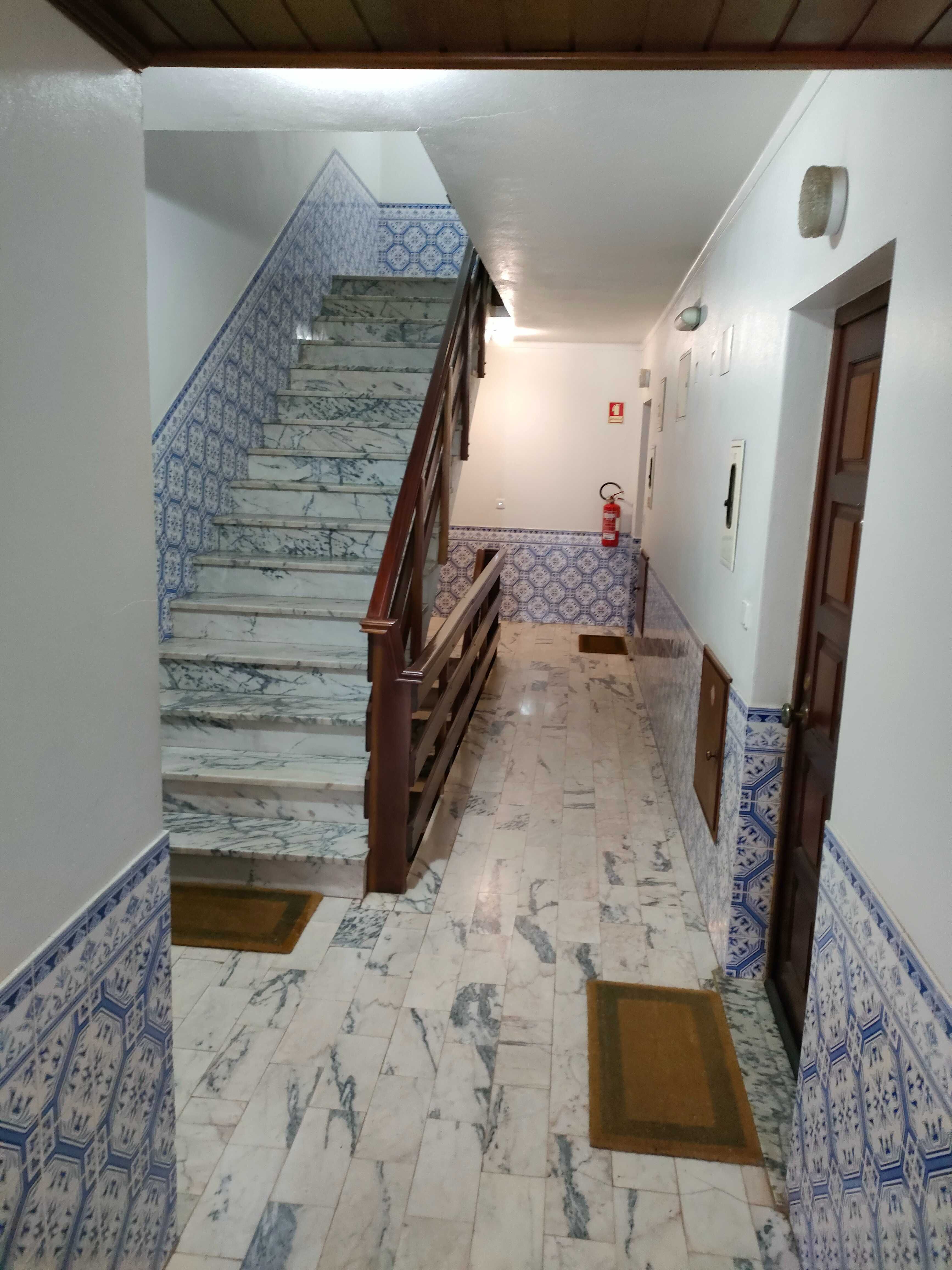 Arrenda-se Apartamento T3 | Mira de Aire | Completamente Equipado