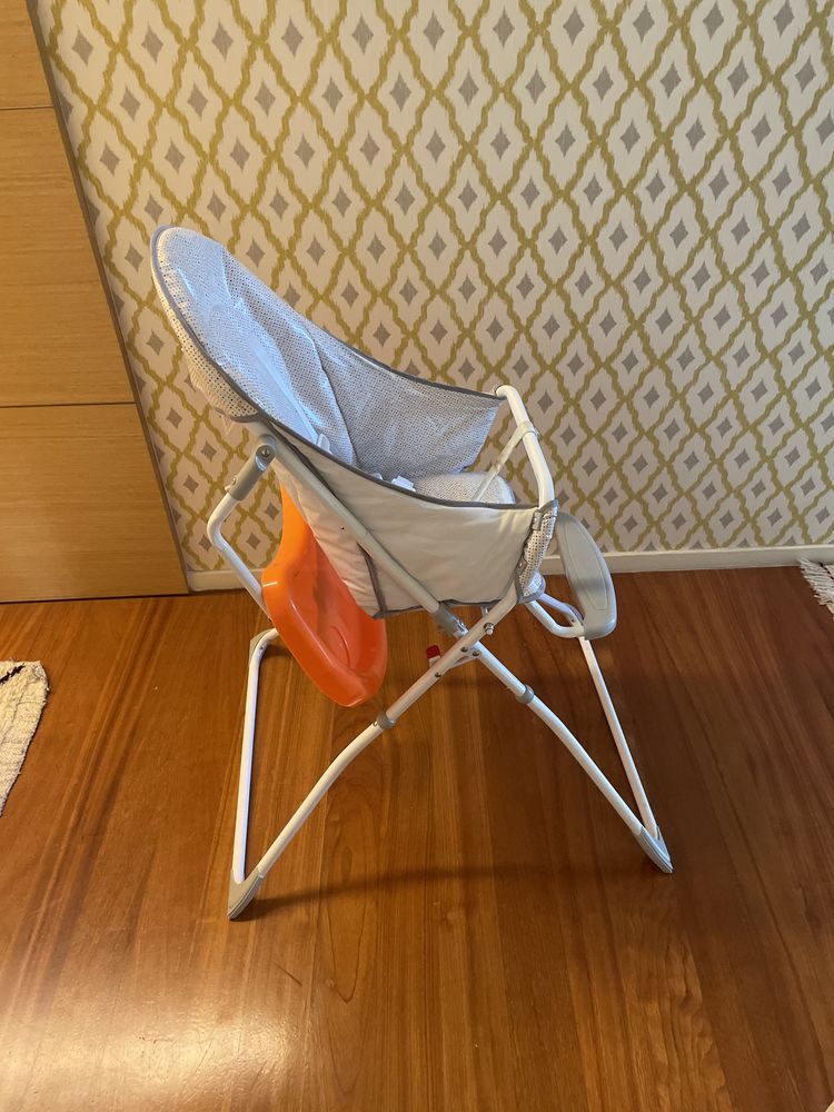 Cadeira de bebe para refeicoes